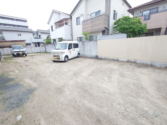 駐車場　敷地内駐車場