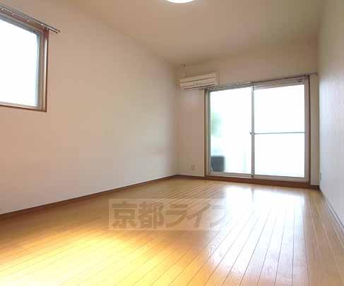 居室・リビング　角部屋は２面窓です