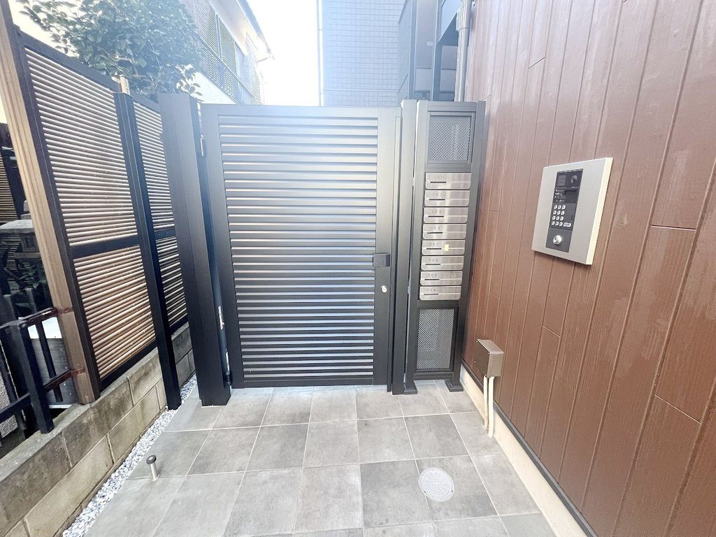 エントランス　庭