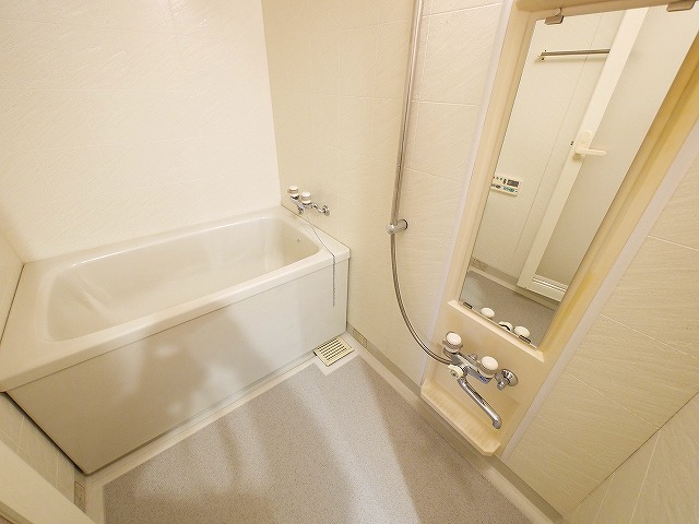 バス・シャワールーム　お風呂です