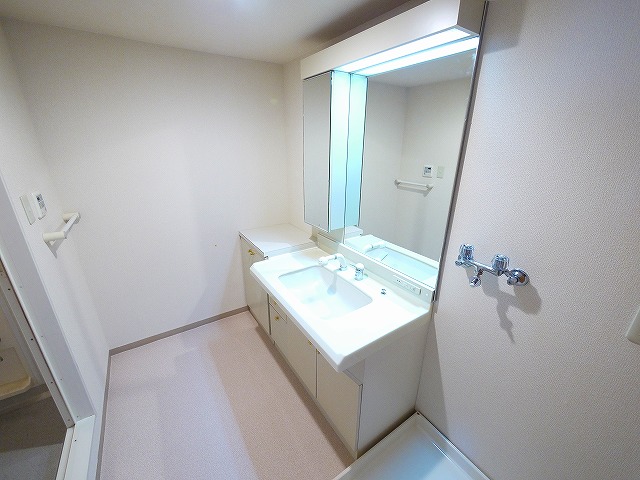 洗面設備　使いやすい洗面所です