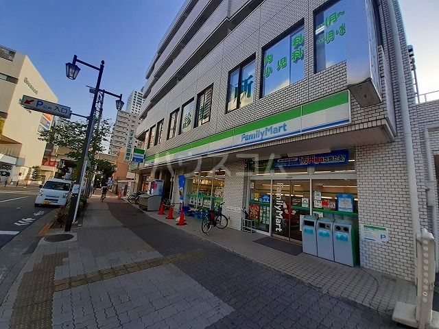 コンビニ　ファミリーマート 練馬駅西口店（コンビニ）まで457m