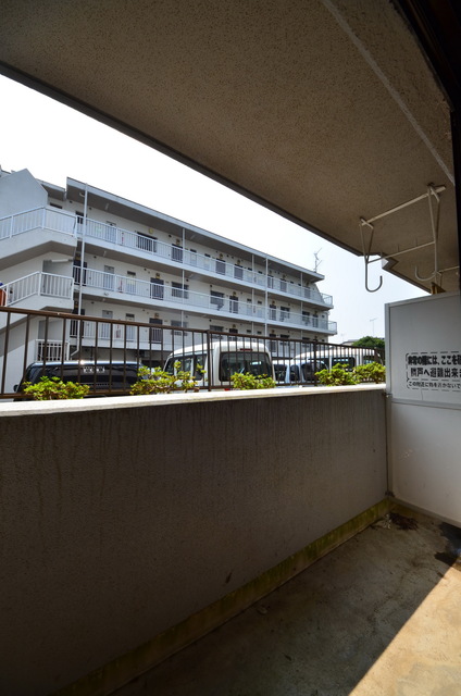 バルコニー　～今日は朝からお洗濯～