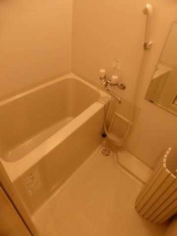 バス・シャワールーム　※反転タイプ、別部屋写真使用。