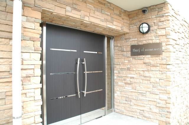 玄関　※反転タイプ、別部屋写真使用。