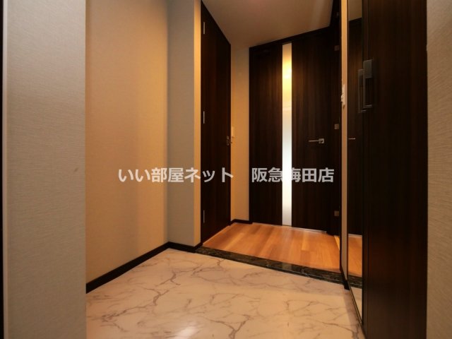 玄関　同仕様写真となります。