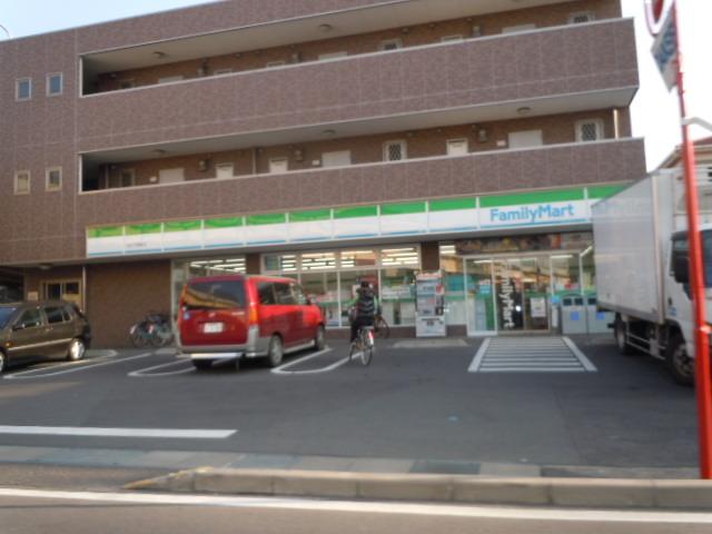 コンビニ　ファミリーマート　市川下貝塚店（コンビニ）まで455m