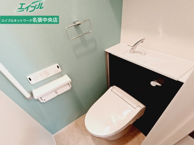 トイレ　同型参考写真