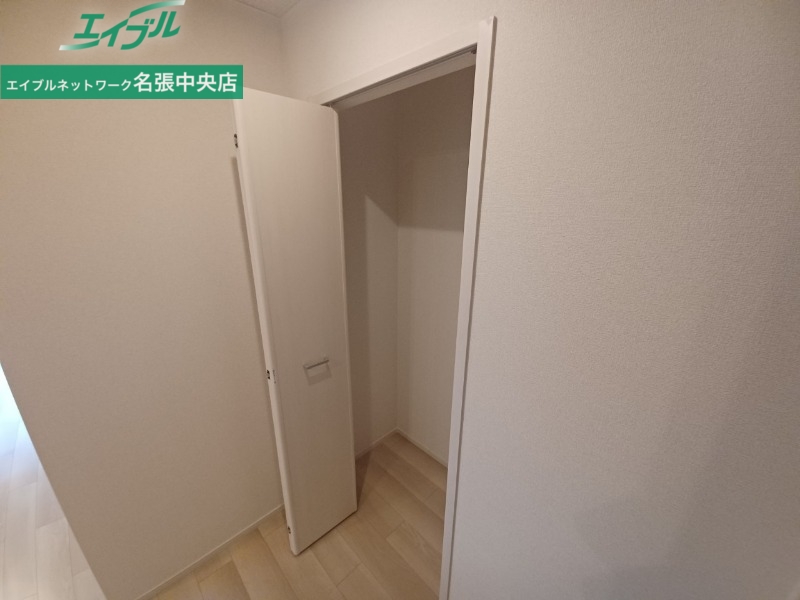 収納　同型参考写真