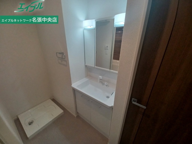 洗面設備　同型参考写真