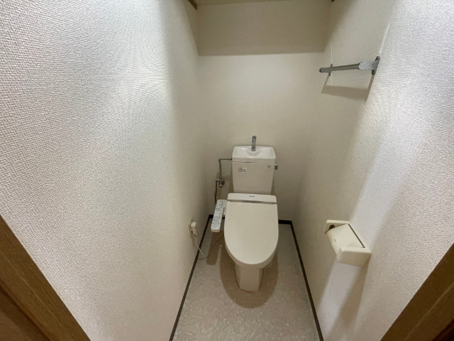 トイレ　温水便座付き