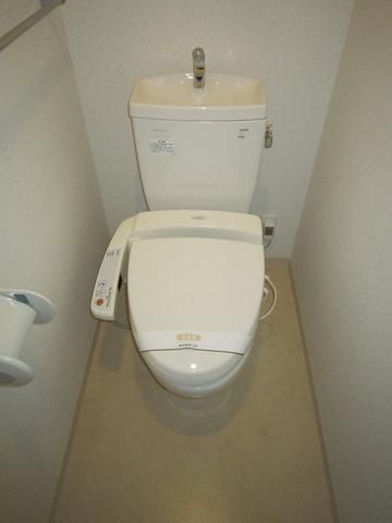 トイレ　ウォシュレット完備