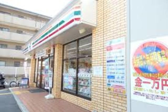 コンビニ　セブンイレブン西宮甲子園口2丁目店（コンビニ）まで808m