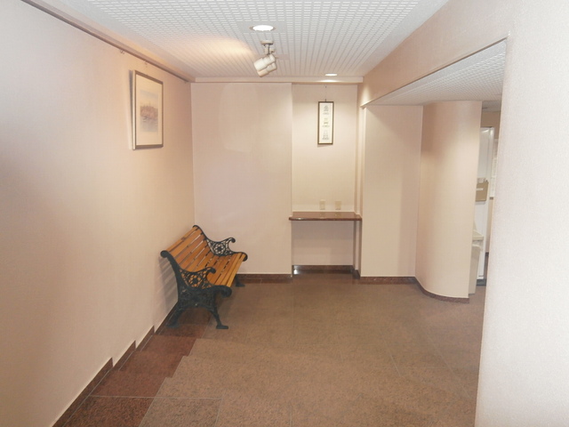 ロビー　きれいなエントランス。