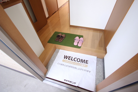 玄関　※別部屋の写真です
