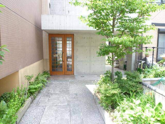 エントランス　オートロック付き