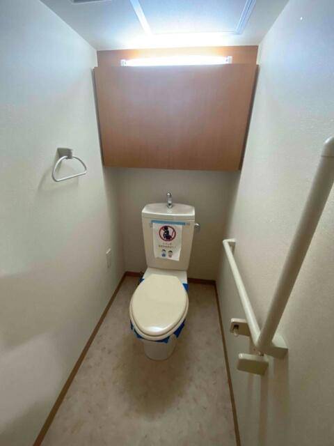 トイレ　バストイレ別です