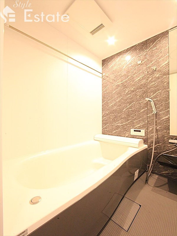 バス・シャワールーム　バスルーム