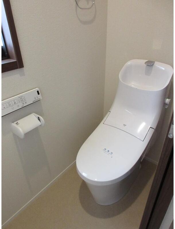 トイレ　嬉しい温水洗浄便座♪