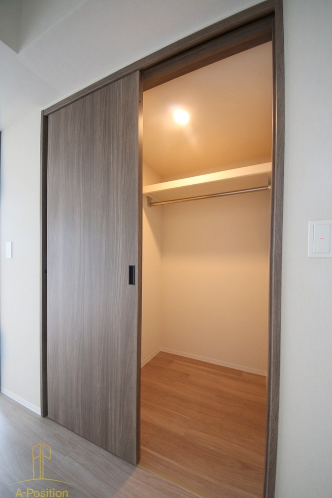 収納　コンフォリア・リヴ本町WEST Q