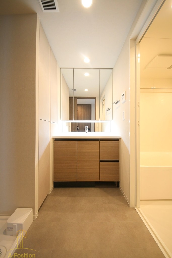 洗面設備　コンフォリア・リヴ本町WEST Q