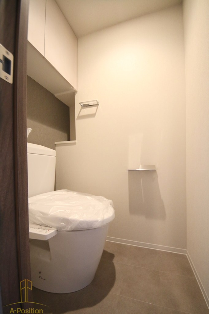 トイレ　コンフォリア・リヴ本町WEST Q