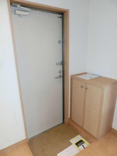 玄関　コンパクトな玄関スペース