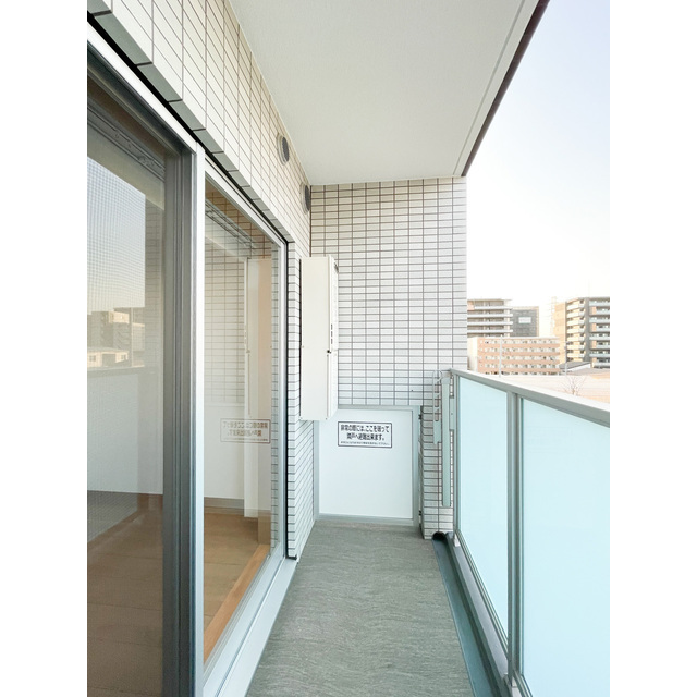 バルコニー　お洗濯にも便利なバルコニー付き