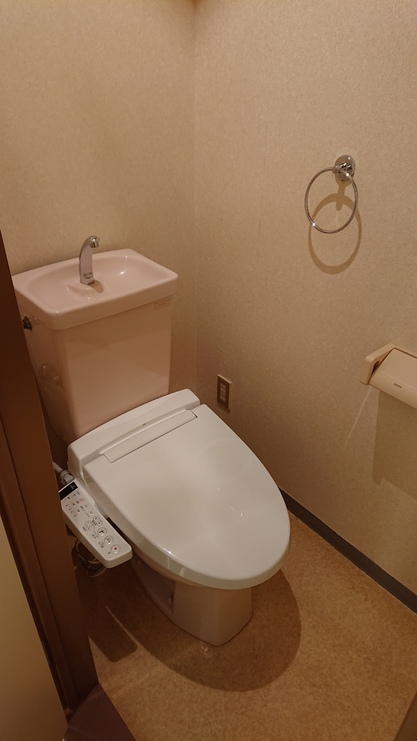 トイレ　温水洗浄便座でお尻を綺麗に♪