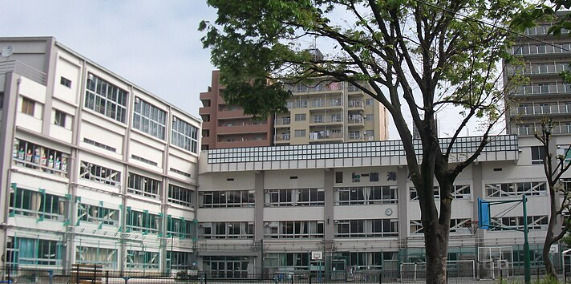 小学校　江東区立臨海小学校（小学校）まで614m