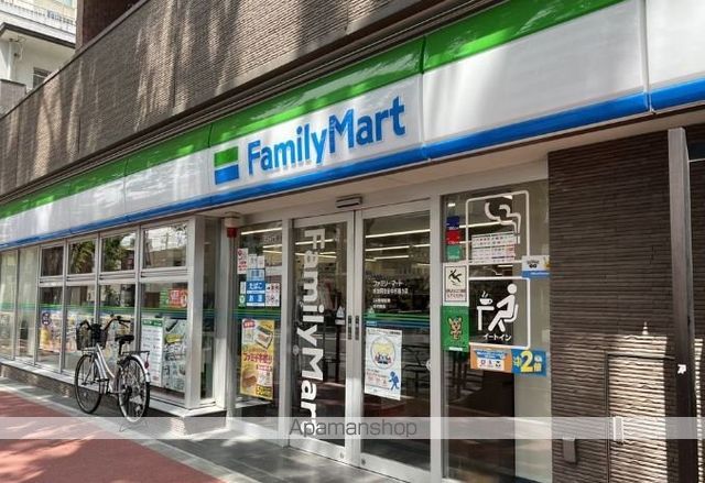 コンビニ　ファミリーマート（コンビニ）まで174m