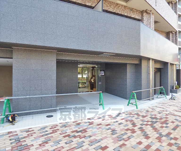 その他共有部分　建物入口です。