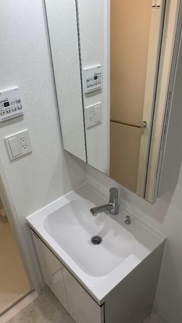 洗面設備　同仕様