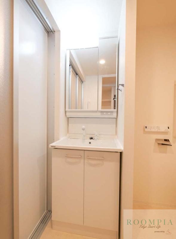 洗面設備　※同タイプの別のお部屋です。