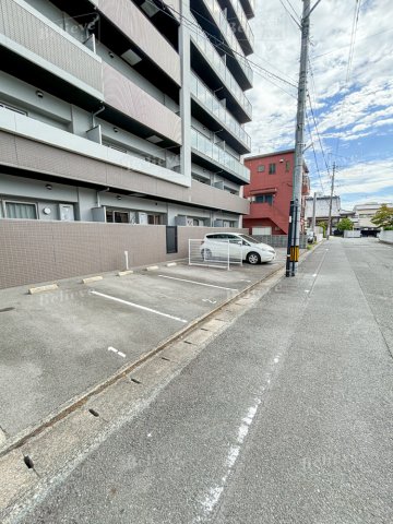 駐車場　駐車スペースもあります☆