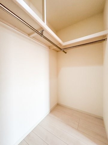 収納　ウォークインクローゼットなので収納豊富です★