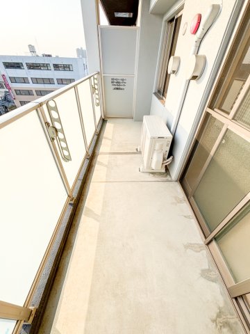 バルコニー　陽当たり良好なバルコニーです♪