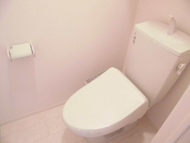 トイレ　温水洗浄便座