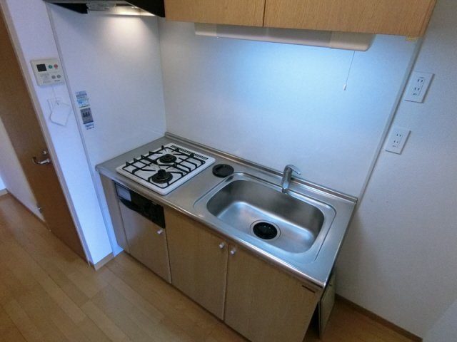 キッチン　システムキッチン（二口コンロ、グリル付き）