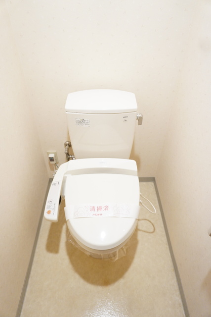 トイレ　★トイレは嬉しい洗浄機能付き便座です♪★