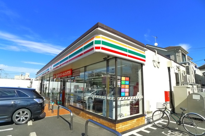コンビニ　セブンイレブン（コンビニ）まで409m