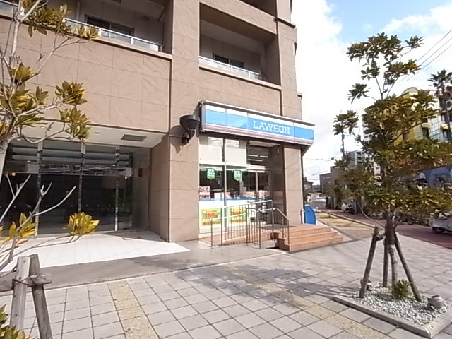 コンビニ　ローソン 福岡港一丁目店（コンビニ）まで121m