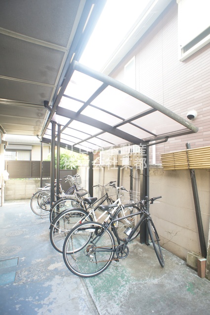 その他共有部分　自転車置き場ございます、お出かけの際にも便利ですね。