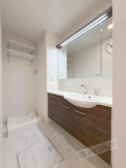 洗面設備　洗面脱衣所付き！独立洗面台が便利です♪♪