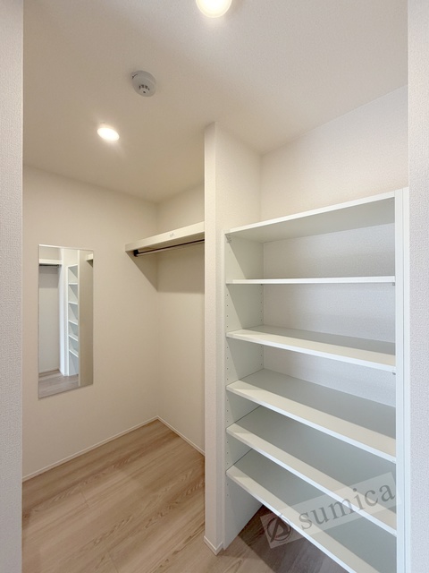 収納　たっぷりと収納できるウォークインクローゼット♪♪