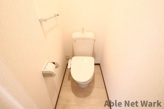 トイレ　温水洗浄暖房便座