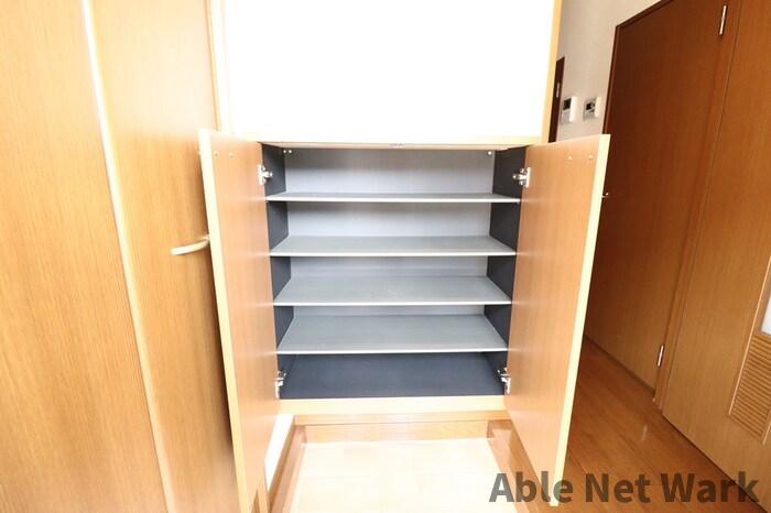 玄関　シューズボックス付き