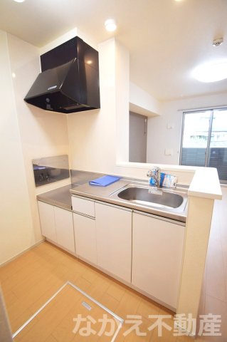 キッチン　コンパクトなキッチンで掃除もラクラク