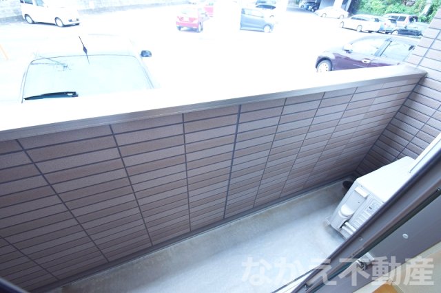 バルコニー　お洗濯にも便利なバルコニー付き