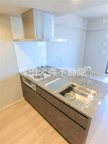 キッチン　3口ガスグリル付システムキッチン